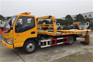 句容哪里有拖车服务