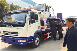 句容汽车道路救援拖车价格